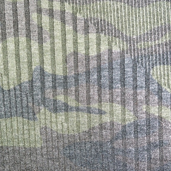 FIRST LOVE WOMANS SHORT SLEEVE CAMO GREEN BLOUSE - Picture 3 of 5